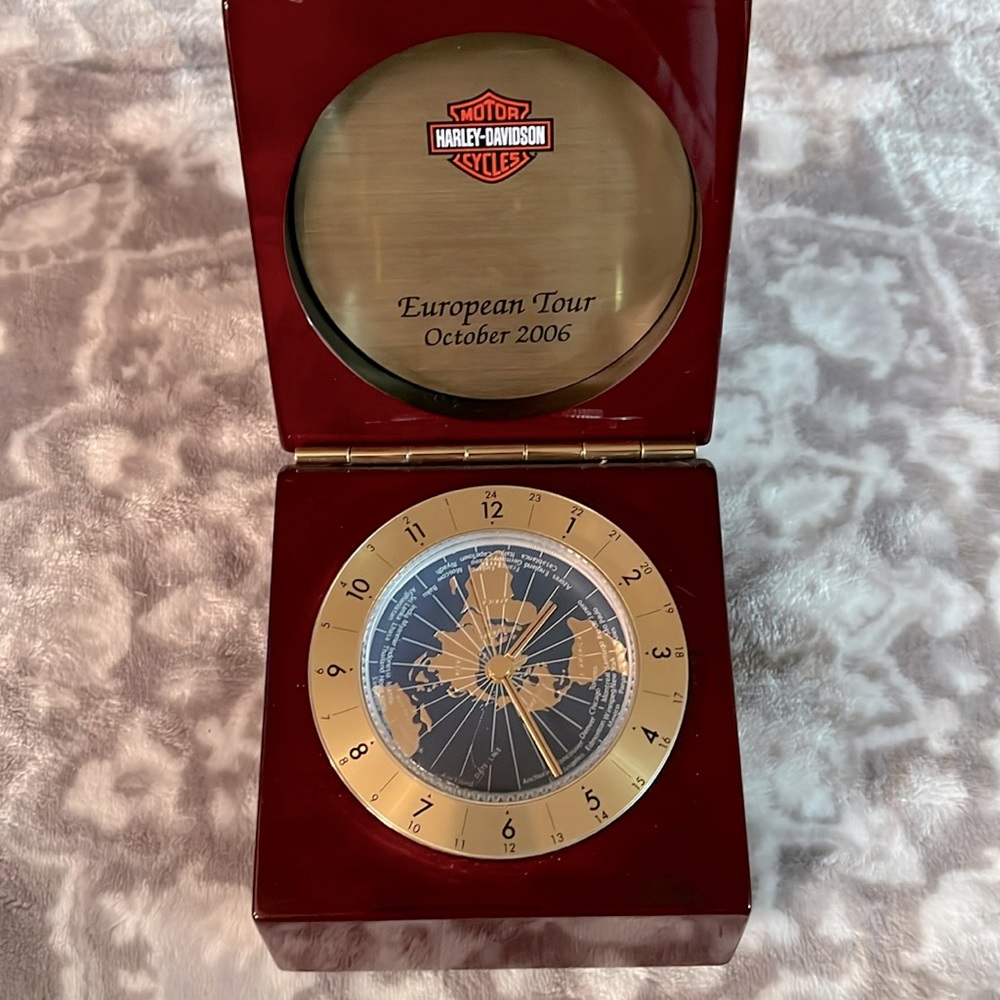 H/D rare European Tour 2006 wooden clock
